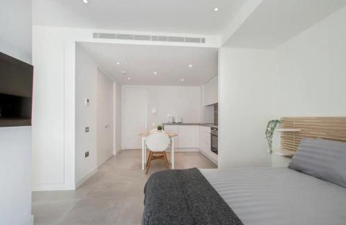 Gibraltar Apartment | Carrara Eurocity - Luxury Family Apartment with Resort Style Pool - Children stay for Free
