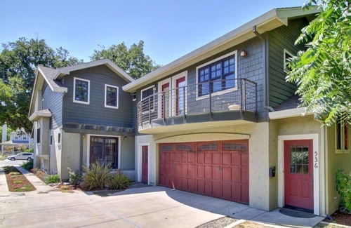 Davis House | Carriage House in Downtown Davis