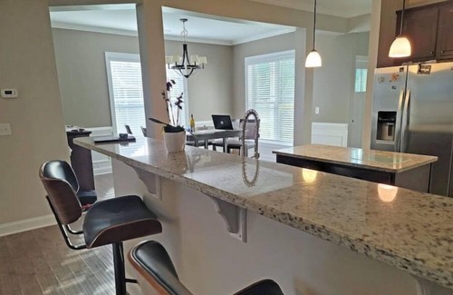 Spring Lake House | Carriage House in Gated Golf Course Community