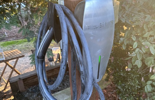 North Auburn Cottage | Carriage Loft - HOT Large Spa, Full Kitchen, Pool, private unit.