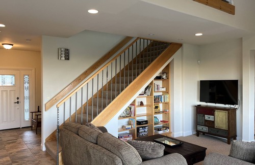 Mesa Vista Cabin | Carson-Tahoe Sunrise Lodge New short term rental byTahoe, Kirkwood, Carson City