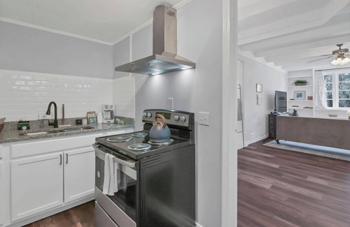 Forest Acres House | Carter Compound + Private Apt | Near Ft Jackson