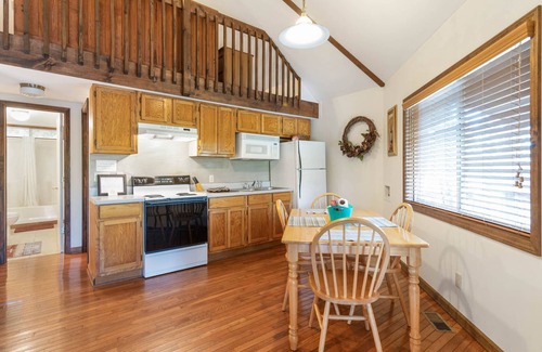 Ellijay Cabin | Carters Lake, Lakeside Cabin #10 includes boat slip at the marina