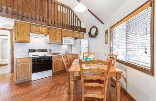 Ellijay Cabin | Carters Lake, Lakeside Cabin #8, includes free boat slip at the Marina