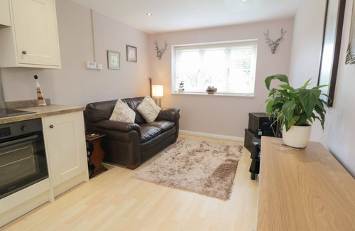 Scawton Cottage | CARTWHEEL COTTAGE, romantic, character holiday cottage in Yearsley