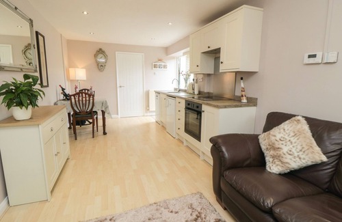 Scawton Cottage | CARTWHEEL COTTAGE, romantic, character holiday cottage in Yearsley