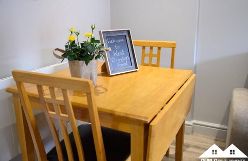 Retford House | Carver Apartment at West Drayton Farm