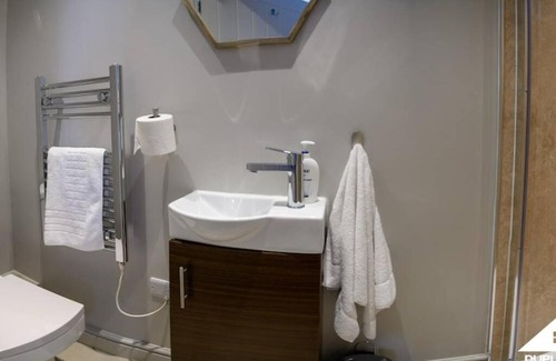 Retford House | Carver Apartment at West Drayton Farm