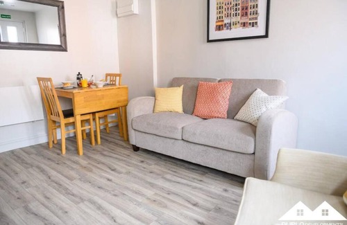 Retford House | Carver Apartment at West Drayton Farm