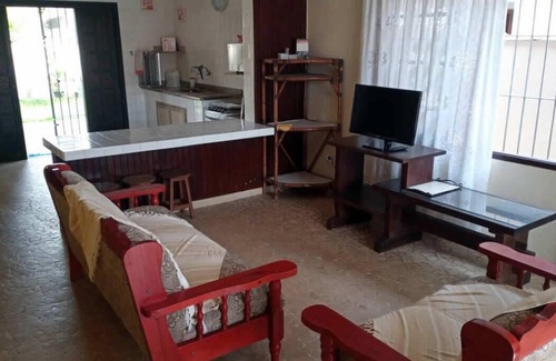 Solemar House | Casa 02 Dorm. a 50 mt da Praia, Acomoda até 10 Pessoas, Garagem 03 Carros