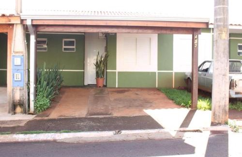 Ourinhos House | Casa 02 Quartos Condomínio Aceita Pet