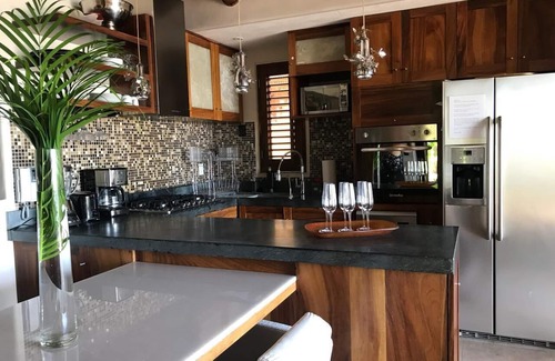 Ixtapa - Zihuatanejo Villa | CASA 1. Serenity at playa La Ropa