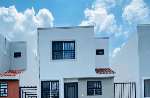 Apodaca House | casa 2 pisos