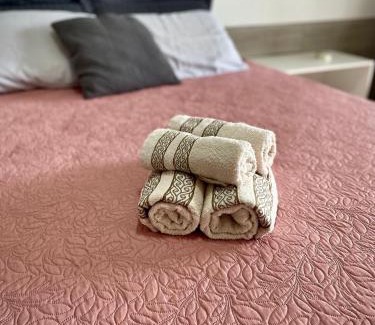 Itacolomi House | Casa 2 Suítes+1 - VISTA MAR e 15km do Beto Carrero - 50 metros da PRAIA - Area de LAZER com Churrasqueira - Wi-Fi e Cozinha Completa