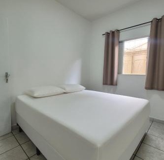 Santa Monica House | Casa 3 min Madrecor, 6 min Parque Sabia, 9 min UFU