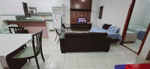 Uniao House | CASA - 3 quartos com ar - 2 banheiros - garagem para 2 carros