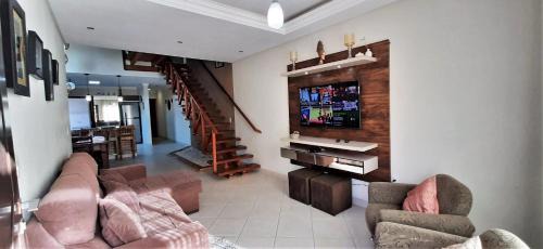 Bombas House | Casa 4 quartos com piscina Bombinhas