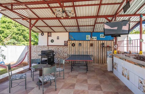 Tarcoles House | Casa, 5 dormitorios, piscina, rancho, cocina, minibar, pingpong, 14 personas