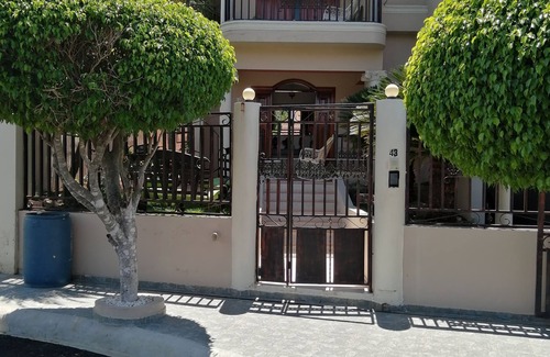 Gregorio Luperon Apartment | Casa Amueblada Segundo Nivel