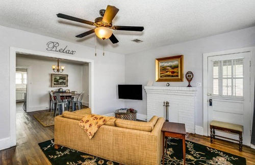 Old East Hill House | Casa Alcaniz