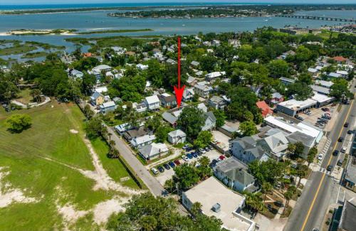 St. Augustine House | Casa Amarillo l Steps to Historic District