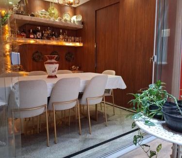 Nazare House | Casa Ampla no Bairro de Nazaré - 6 suítes