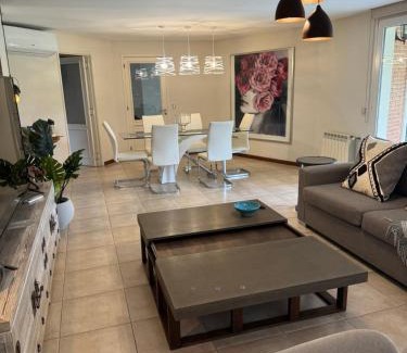 Yerba Buena House | Casa amplia