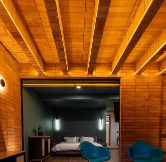Historic Centre Apartment | Casa Ann Loft Eames
