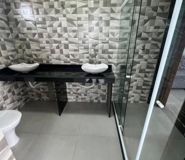 Nova Esperanca House | Casa azul alto padrão