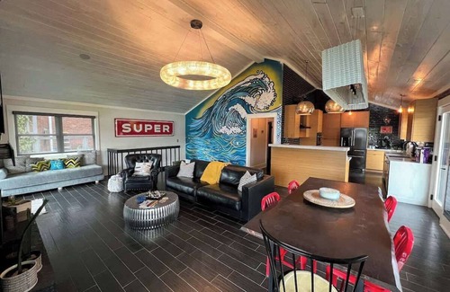 Chapin House | Casa Azul - Lake Murray - Close in - Spa like bath