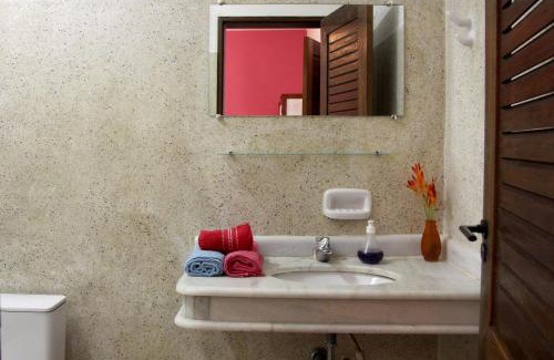 Camburi House | Casa Bacarirá - Floresta com Yoga e Café da Manhã Vegano