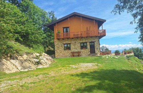 Villar San Costanzo Apartment | Casa Bella Vista