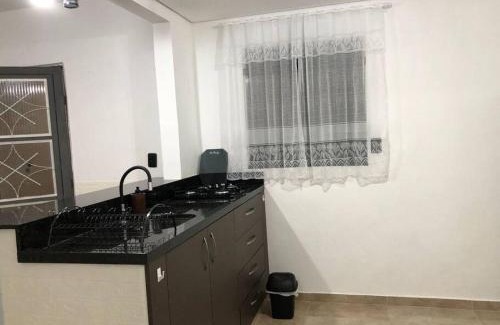 Cajuru House | Casa bem localizada em Curitiba