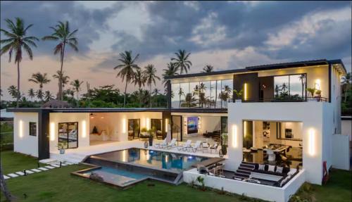 Las Galeras Villa | Casa black and white frente al mar