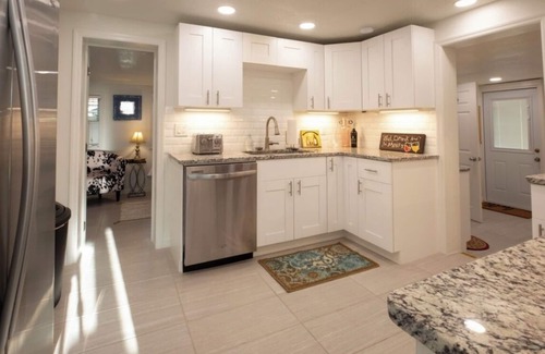 Safety Harbor House | Casa Blue - Beautiful Renovated Cottage Close to Downtown!