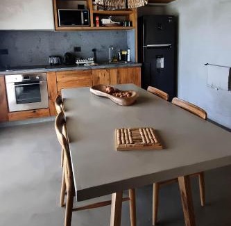 Godoy Cruz Villa | Casa C entre viñedos