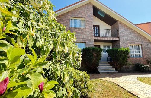 Pontecesures House | Casa Carlés by URent