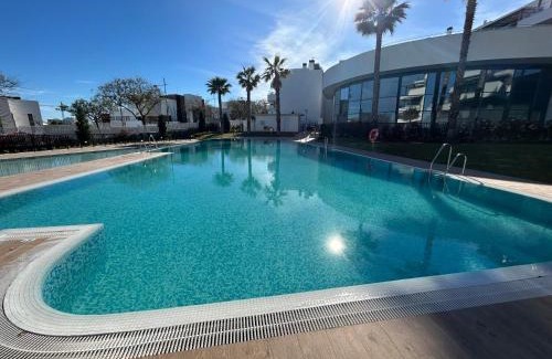 Estepona Apartment | CASA CASU NEW STUNNING 3 BED RAISED GROUND FLOOR APARTMENT & HUGE BALCONY WITH SEA POOL & MOUNTAIN VIEW INDOOR & OUTDOOR SWIMMING POOLS & GYM WALKING DISTANCE TO BEACH PORT Estepona TRAVELLER AWARD 2023