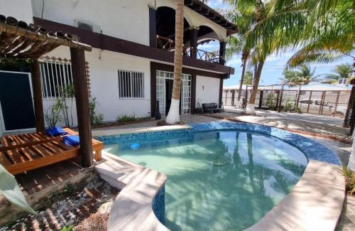 Chuburna Puerto Apartment | Casa Columpios, con alberca a pasos de la playa