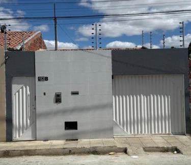Juazeiro House | Casa com 2 Quartos Climatizados e Garagem
