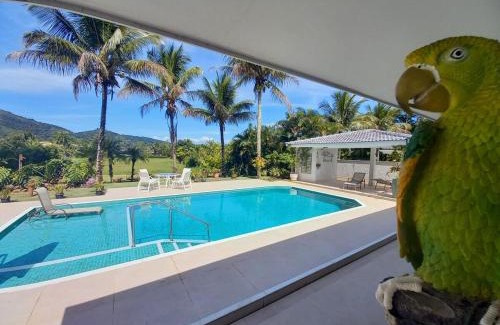 Tabatinga House | Casa com Amplo Jardim