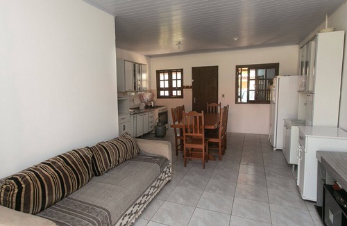 Cidreira House | Casa com churrasqueira próx à Praia de Cidreira/RS