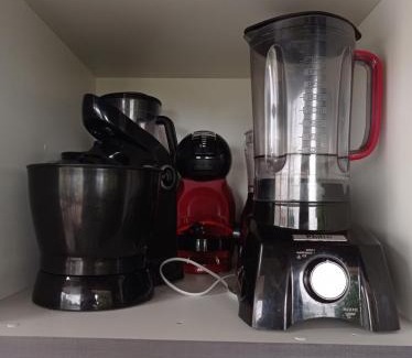 Iriri House | Casa com mezanino, de frente para o mar