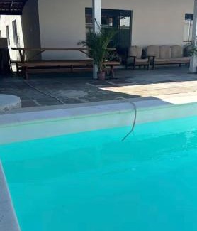 Jardim Flamboyant House | Casa Com Piscina a 8min da praia