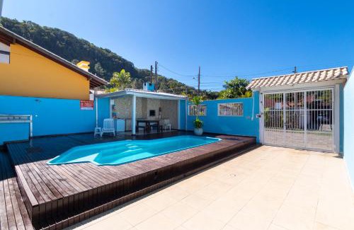 Morrinhos House | CASA COM PISCINA EM MORRINHOS - RUA HORTÊNCIA