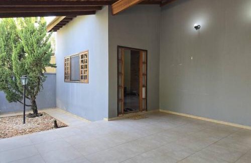 Brotas House | Casa com piscina próxima à natureza