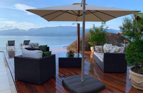 Portogalo House | Casa com vista espetacular e piscina em Angra