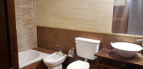 Santiago del Estero House | Casa con garaje sobre avenida