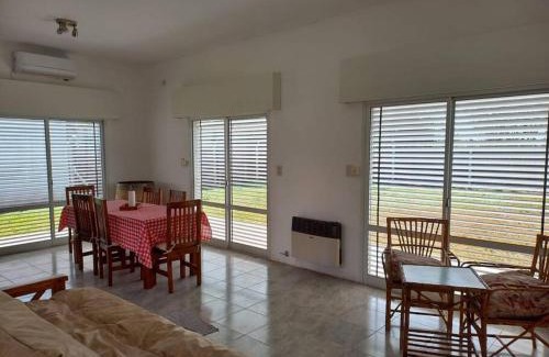 Villa General Savio Est Sanchez House | Casa con parque, parrilla y garage para vehículo.