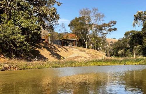 Miguel Pereira House | Casa Container com Hidro ao Ar Livre e Vista para a Natureza Miguel Pereira